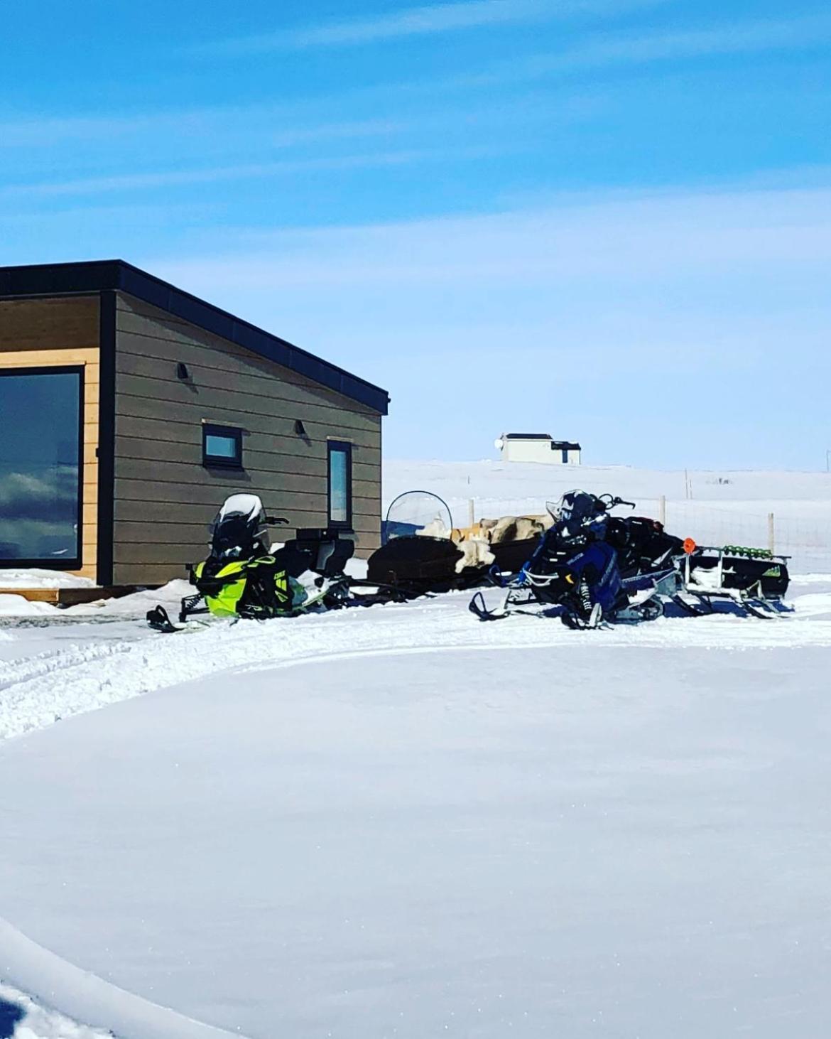 Ekkeroy Lodge - Arctic Living Vadso Exterior photo